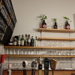 タイタンズ クラフトビアタップルーム&ボトルショップ - 