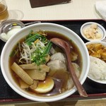 青山一品 - チャーシュー麺＋半麻婆丼
