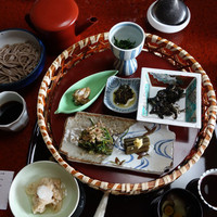 出羽屋 - 山菜籠膳2,484円