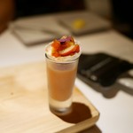 マルゴット エ バッチャーレ - Amuse：初夏とトリュフの香り　~小さな桃のスープ~