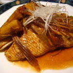 七伍屋 - 真鯛のカブト煮