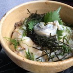 千秋丸 - あわび丼☆

思った以上に鮑がのってて感動♫
2杯分なので肝も2つwたまりません♡
岩海苔の佃煮が少し鮑の下に隠れてて潮の風味を更にプラス♫
少し贅沢な海の幸を満喫！٩(๑>؂<๑)۶

#サーフィン#サーフィン飯#伊勢#海鮮#鮑#至福の時間 #安い！#コスパ良し 