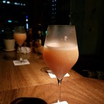 バーアルディ - 桃のフルーツカクテル