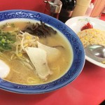 花ちゃん - 焼飯+ラーメンセット：740円
