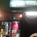 ドッグハウス - 外観