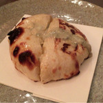 インド料理 想いの木 - しあわせ薫るチーズナン フルムダンベールの薫り 1080円