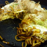 オコノミカフェ でん - 分厚い新居浜焼