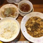 四川大飯店 ときわ - 麻婆豆腐と水餃子