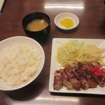 昭和ホルモンなか屋 - 豚テキランチ　750円
