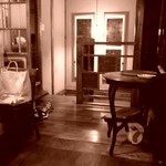 西麻布 豚組 - 二回のテラスへの階段