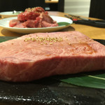 肉匠 迎賓館 - 極上厚切りミスジステーキ