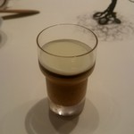 エディション・コウジ シモムラ - エスプレッソと牛乳のプリン