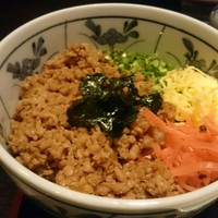 鴨料理専門店 鴨亭 - 鴨そぼろ丼と十穀とろろそば
                鴨そぼろ丼