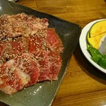 黒毛和牛 焼肉・ホルモン 独眼牛 - 紅牛盛り（カルビ、ロース、ハラミ）