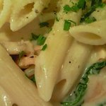 ベルニーニ麻布十番 - サーモンとホウレン草を使ったジャガイモのベルベットソース ペンネ