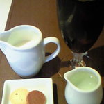 ベルニーニ麻布十番 - アイスコーヒーとクッキー