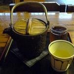 瓢亭 - 蕎麦湯と冷たいお茶と温かいお茶