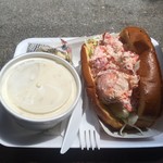 Boston Chowda Co. - ロブスター・サンドとクラムチャウダー