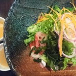和風ダイニング きち傳 - 海鮮サラダはドレッシングが2種類