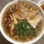 つたふじ - 中華そば。スープと背脂ほんと美味い