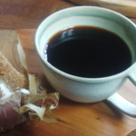 Kafe Yoshikichi - 日替わりシフォンケーキ
                      (半分食べちゃいました）