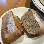 ITALIAN QUATRO - ランチのパン