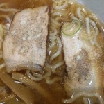 永福町 大勝軒 - チャーシューには胡椒をかける派です。