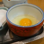 永福町 大勝軒 - 今回初めて頼んだ生卵￥50。