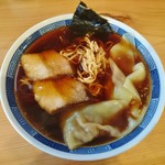 麺酒盗ざい八 - わんたんめん　750円