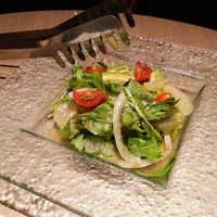 クッチーナ　オット - アボカドとトマトのサラダ