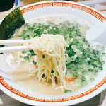 長浜ラーメン 博多っ子 - 麺リフト