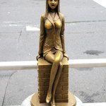 吟八亭 やざ和 - 麗子像