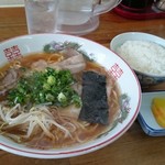 紫川ラーメン - ラーメンとライス