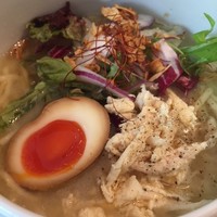 蔭山樓 表参道店 - 鶏白湯塩そば