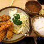 鈴文 - 盛合せ定食（￥2900）。海老フライ×2、帆立フライ、ヒレカツ×2、豪快なり！