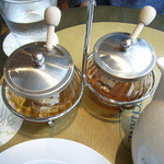 ロクシタンカフェ SHIBUYA TOKYO - 2種類の蜂蜜