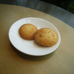 ロクシタンカフェ SHIBUYA TOKYO - お茶菓子のクッキー