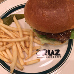 CRUZ BURGERS & CRAFT BEERS - 