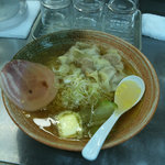 覆麺 智 - 姫サザエ　肉ワンタン付　チャーシューハムのせ　塩ラーメン