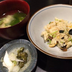 酒肴 大阪まんぷく堂 - 〆のご飯物と味噌汁