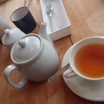 カフェ ハルゾラ - セットの紅茶