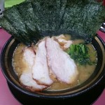 王道家 - 20日再訪
      海苔増しチャーシュー麺
