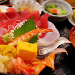 海鮮酒場 凧凧 - 海鮮丼（１８００円）