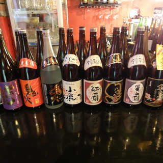 全国から揃えたお酒70種！酒屋直送の《鹿児島限定焼酎》はぜひ
