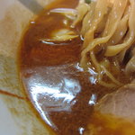 麺屋 優創 - 魚介味噌のスープ