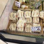 どんぐり - 【2016年09月】仮設店舗：フィッシュサンドのディスプレイ。