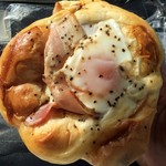 どんぐり - 【2016年09月】ベーコンエッグ、表面テカテカ、ちょっとオイリーでした(笑)。
