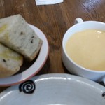 Smile to say HELLO - パン＆スープ　￥３５０