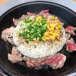 武蔵ハンバーグ - ビーフ鉄板ライス  M 680円