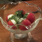 アジト グレイス 渋谷 - 一口カプレーゼ